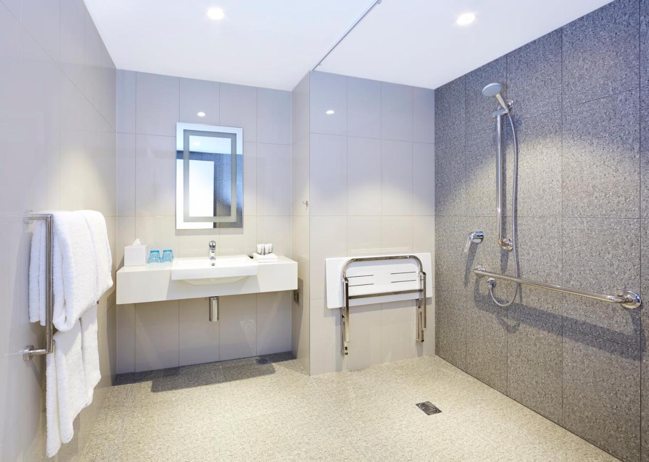 Standard Zimmer mit Queensize-Bett - barrierefrei mit kostenfreiem Frühstück