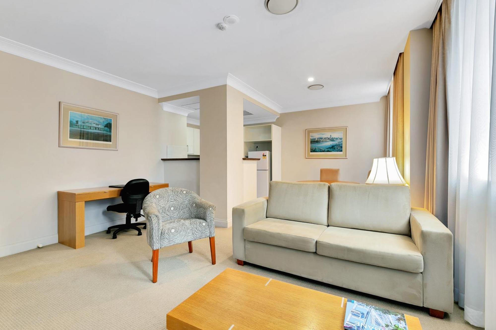 Superior One-Bedroom Apartment Queen bed
