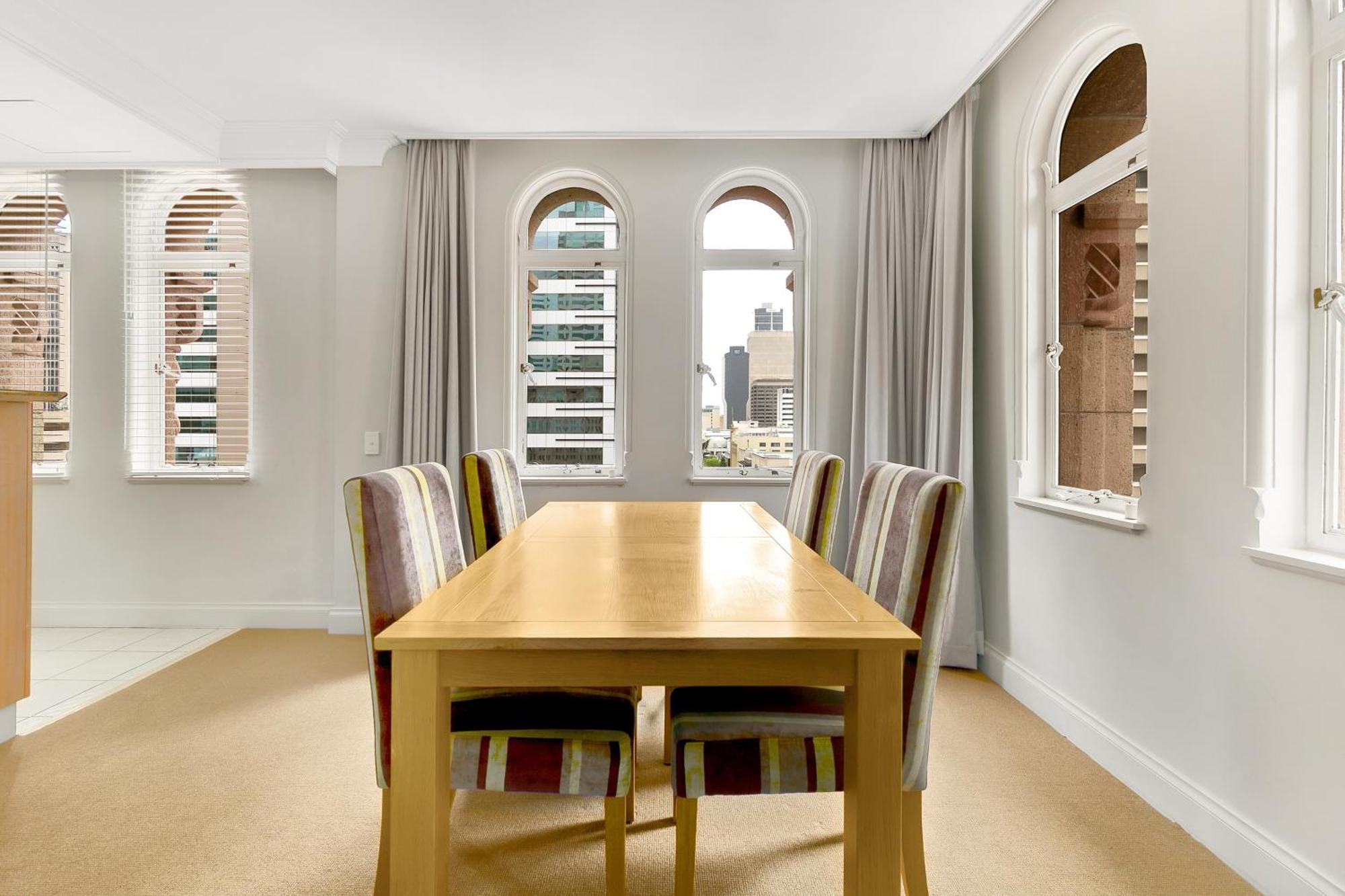 Two-Bedroom Apartment 2 Queen Beds