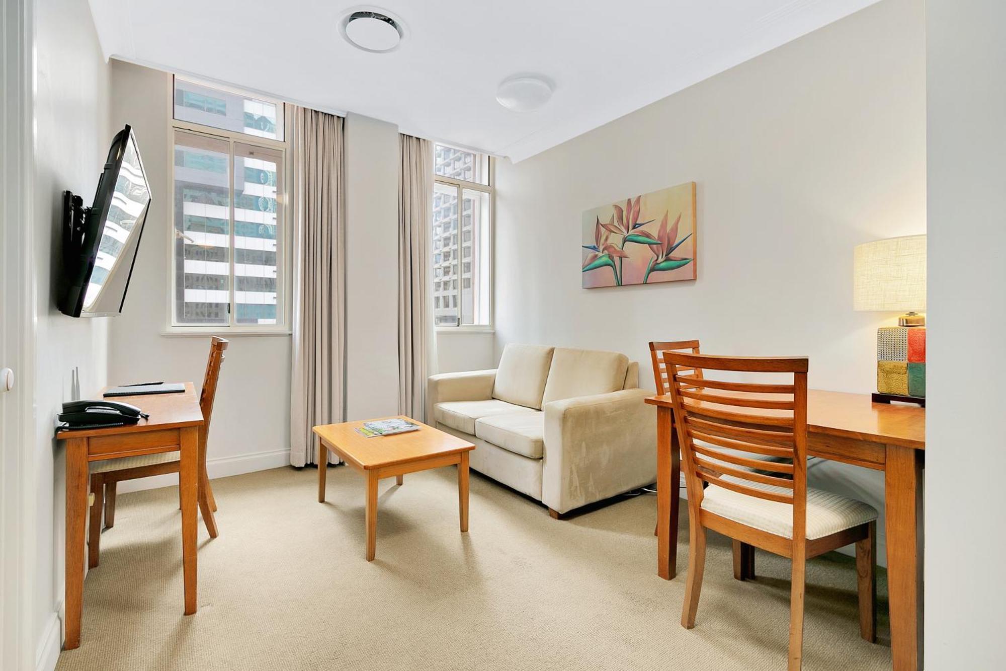 One-Bedroom Apartment Queen Bed