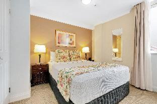 One-Bedroom Apartment Queen Bed