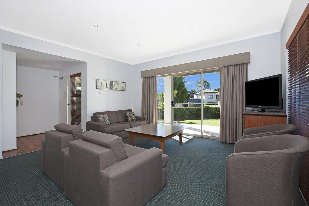 Three-Bedroom Villa,178419522:JPEG