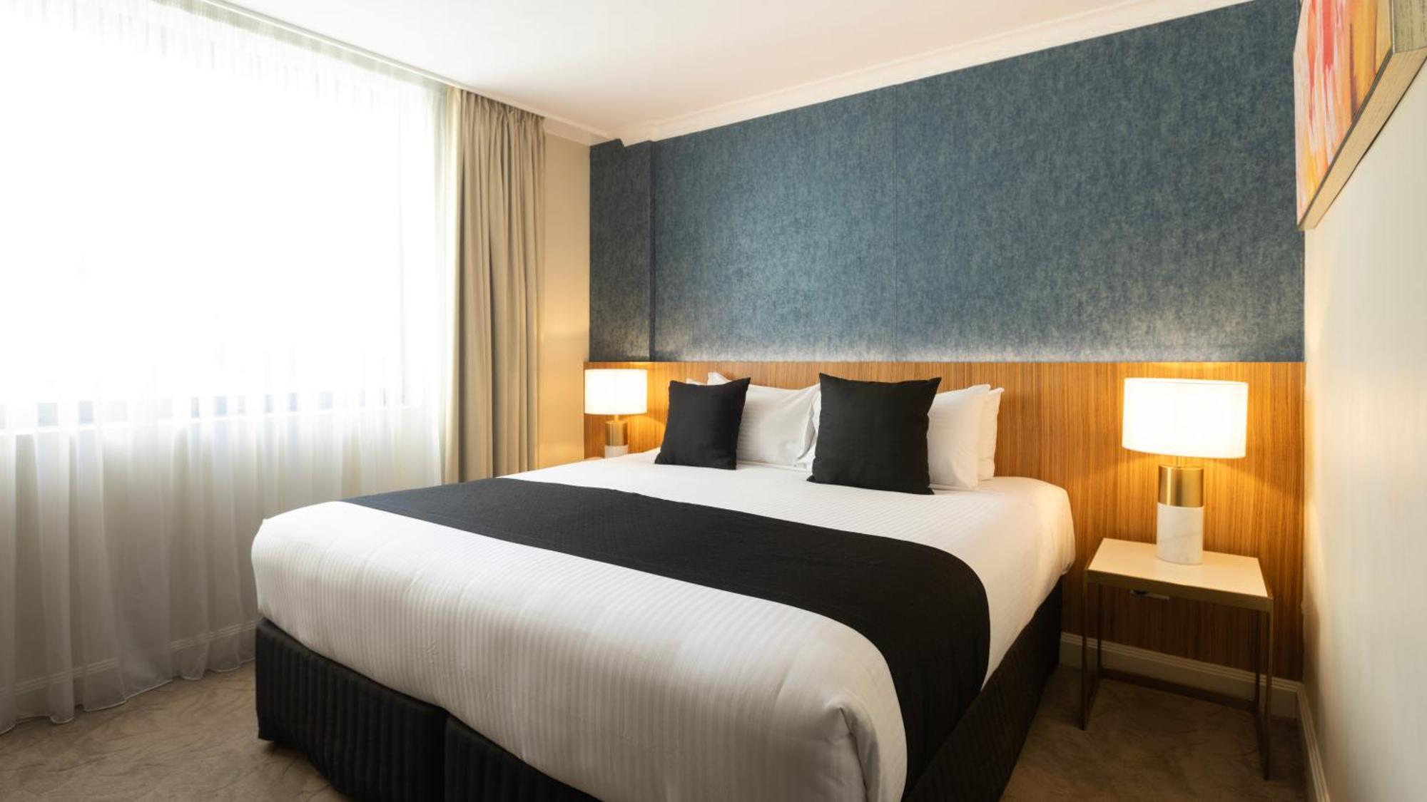 Chambre Lit King-Size Deluxe - Accessible aux Personnes à Mobilité Réduite
