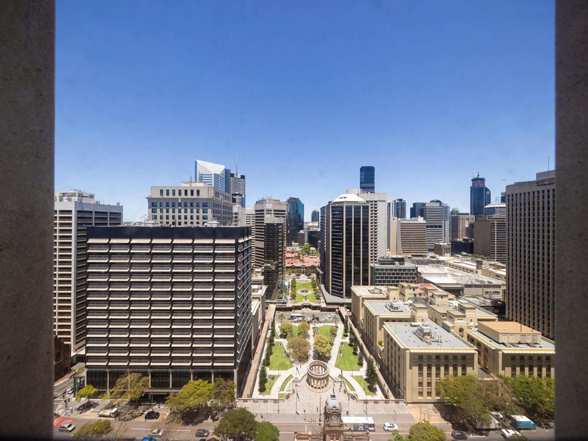 Signature King suite with City View and Club Access - High Floor