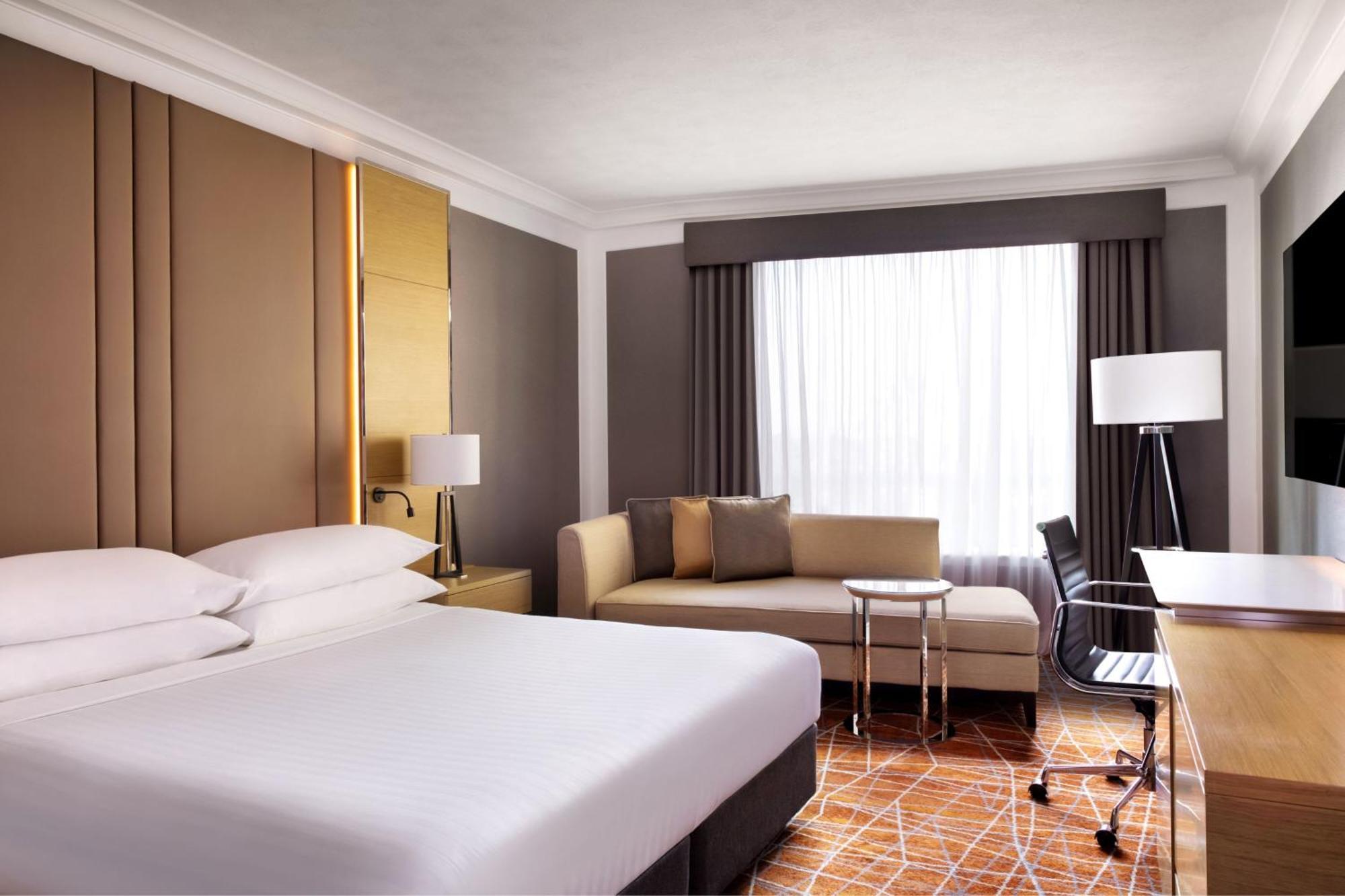 Guest Room 1 King City View