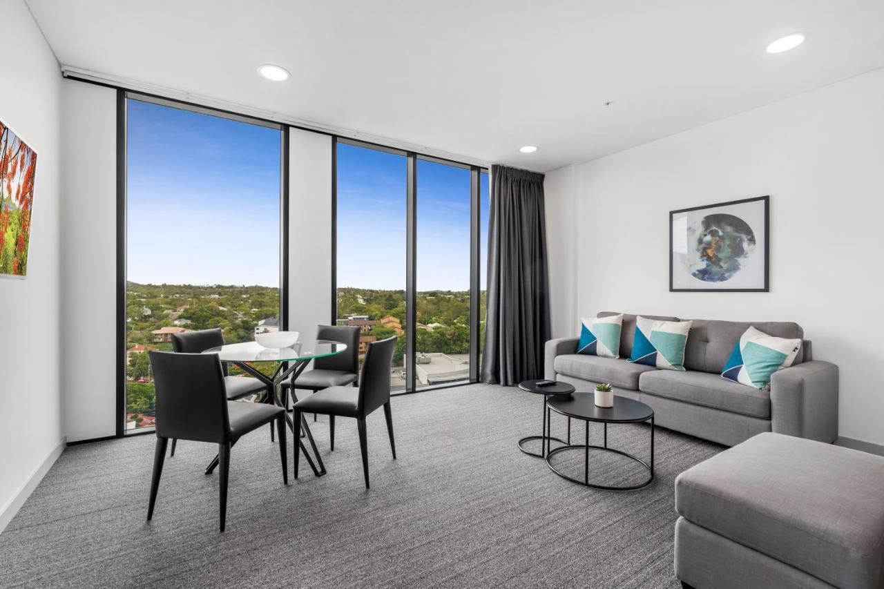 2 Bedroom Dual Key Suite Queen - Separate Rooms With Corridor Access